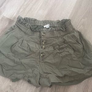 American Eagle green shorts!